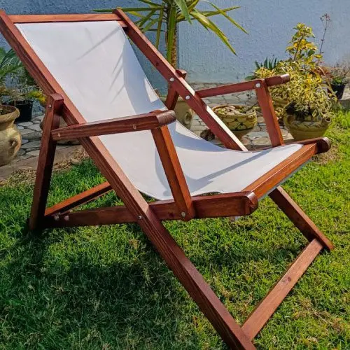 Chaise longue pliante en bois avec toile blanche – Confort jardin et plage marchinettn22.webp