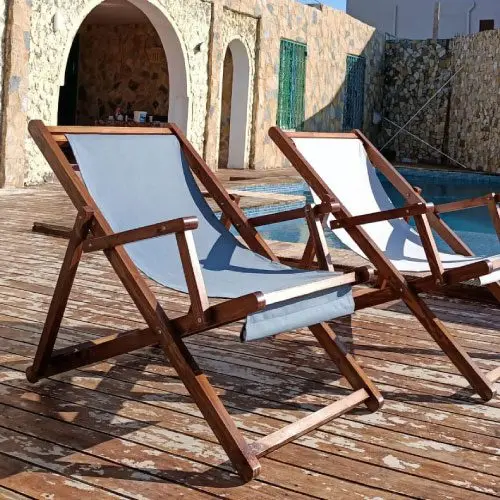 Chaise longue pliante en bois avec toile blanche – Confort jardin et plage marchinettn23.webp